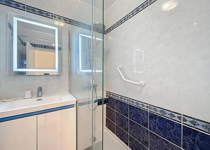 47m2 - Climatisation, Carre D'or Apartment